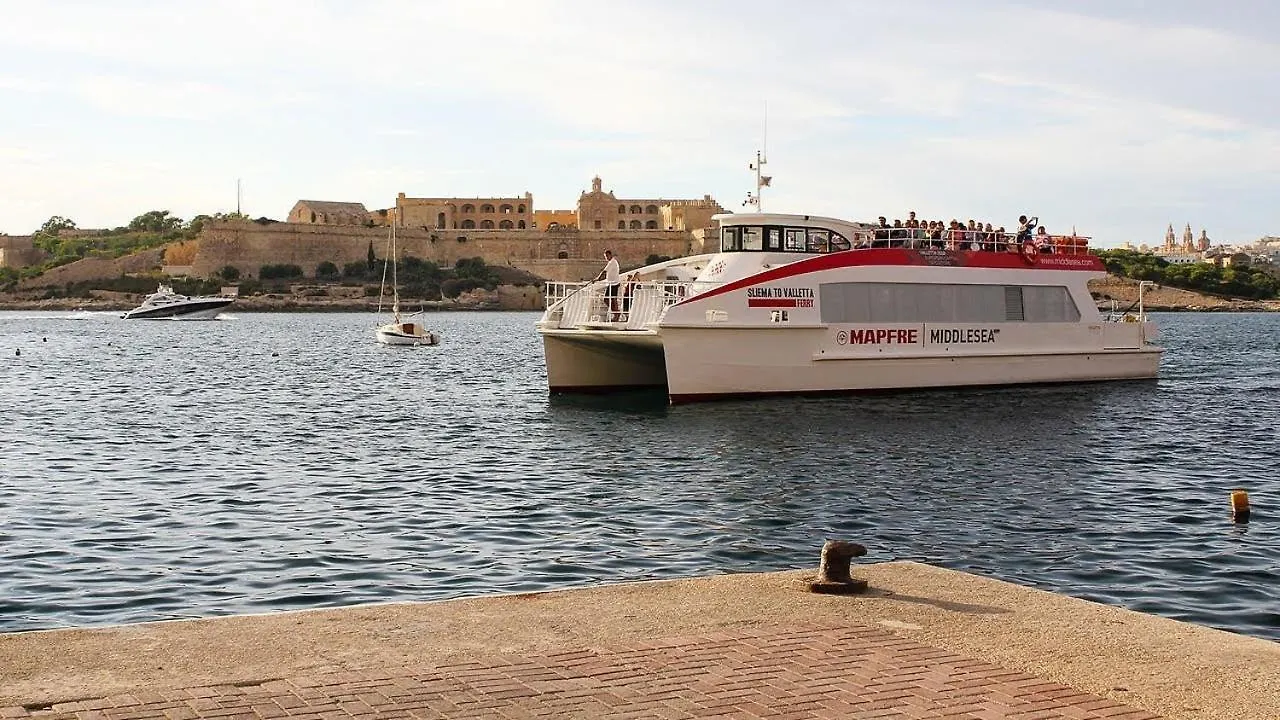Modern Studio Central Location Sliema